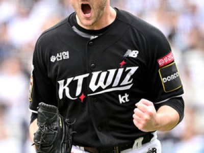 쌍둥이 킬러 2년 만에 KBO 복귀 라이벌팀 유니폼 입는다