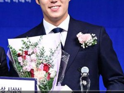 원태인 일구상에서 강민호 삼성 잔류 간절히 바랐다