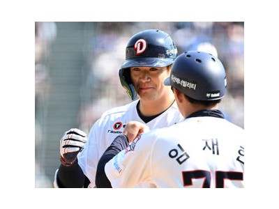 김재환 실책 5개 경기 후 어린 선수들 격려해